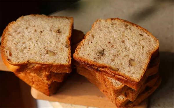 泰安人必看：真正能减肥的全麦面包，如何选？5年总结的经验都在这了